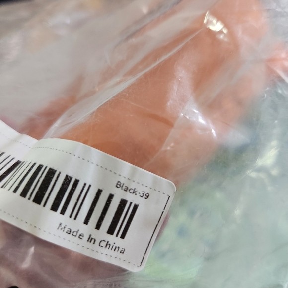 Nwot womens sneakers - Picture 3 of 8